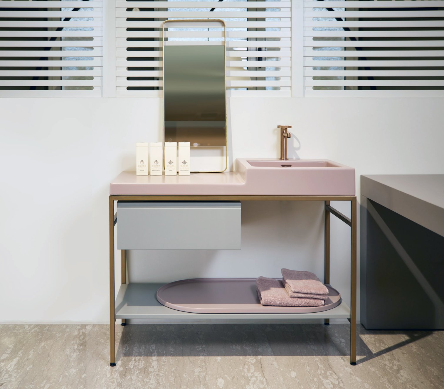 Nic Design, Semplice Console