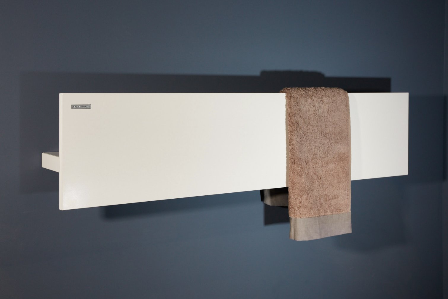 Antrax, Serie T [T1P] Scaldasalviette elettrico 100,6x23 cm