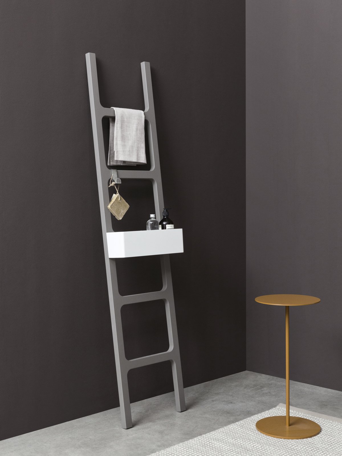 Nic Design, Oltre Scala con portaoggetti