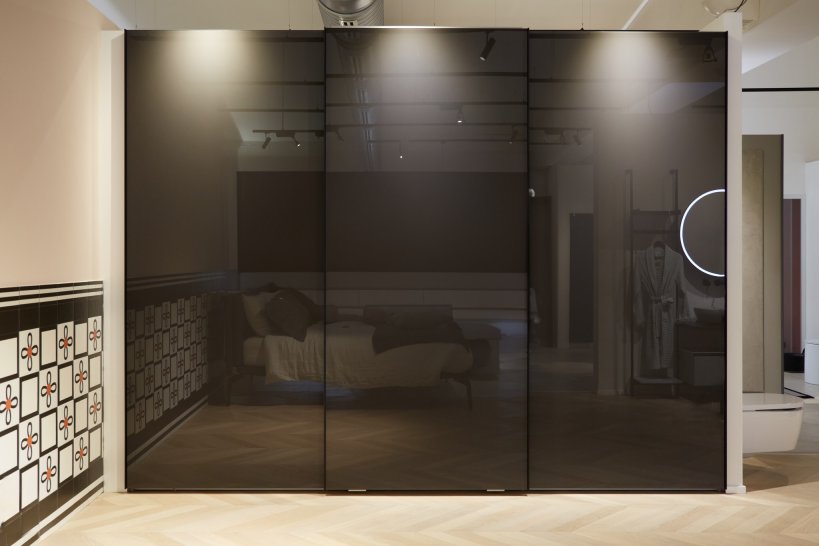 Veneran, Domino Armadio