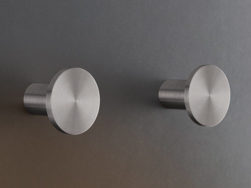 Cea, Stem Pair of hooks