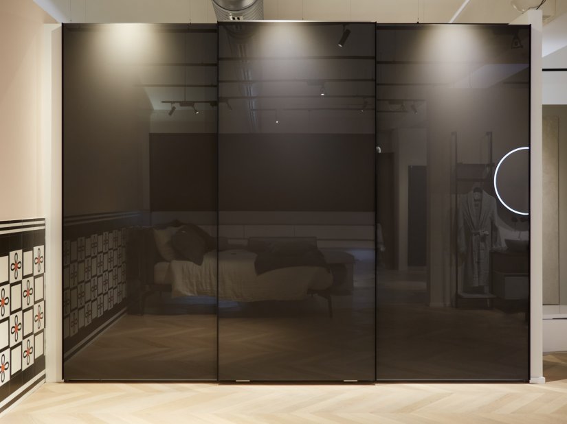 Veneran, Domino Armadio 